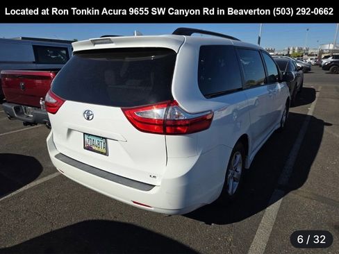 Used 2018 Toyota Sienna LE image 6