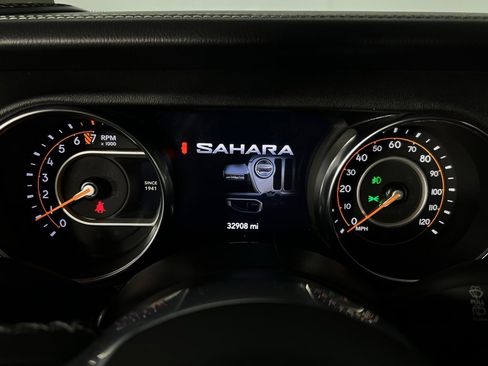 Certified 2022 Jeep Wrangler Unlimited Sahara w/ LED Lighting Group image 15