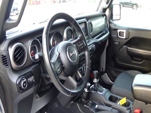 Certified 2019 Jeep Wrangler Unlimited Sport S AWD/4WD image 15
