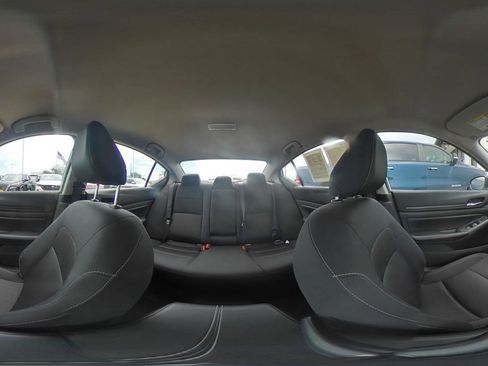 Used 2025 Nissan Altima 2.5 SV FWD image 41