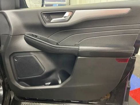 Used 2025 Ford Escape Platinum AWD/4WD image 20