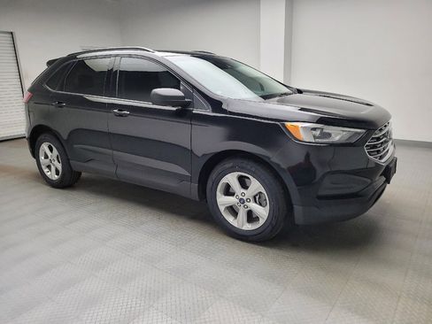 Used 2020 Ford Edge SE image 11