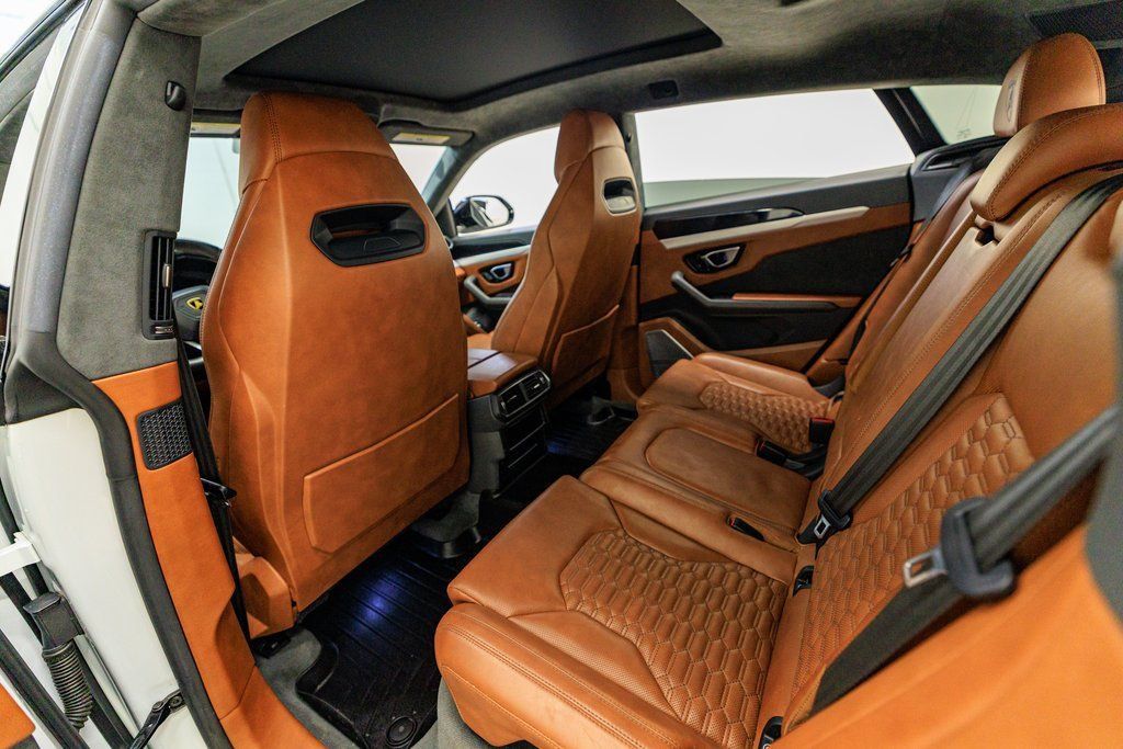 Used 2021 Lamborghini Urus AWD/4WD image 23