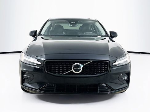 Used 2023 Volvo S60 B5 Plus FWD image 2