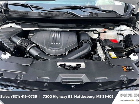 Used 2025 Chevrolet Traverse High Country FWD image 8
