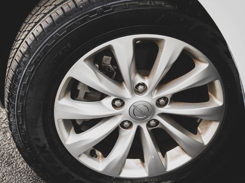 Used 2019 Chrysler Pacifica Touring-L w/ Advanced Safetytec Group image 24