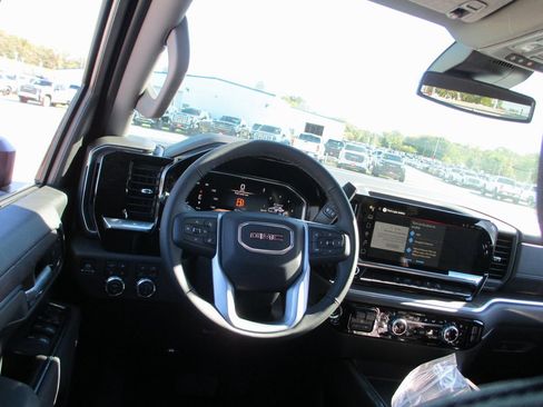 New 2026 GMC Sierra 2500 SLT image 11