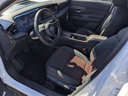 New 2026 Nissan Kicks SR image 9