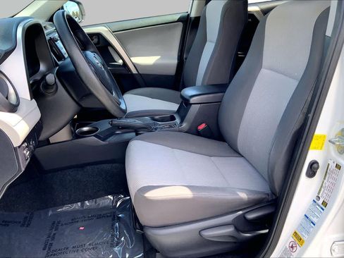 Used 2015 Toyota RAV4 LE AWD/4WD image 7
