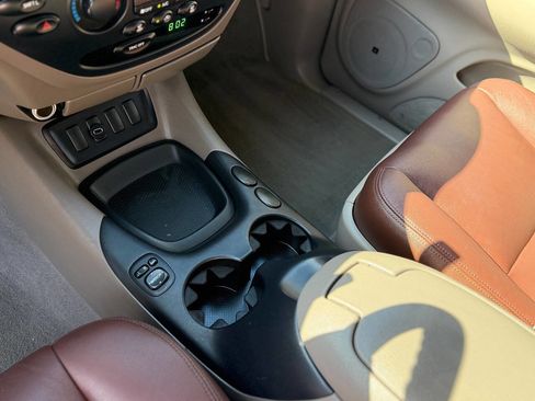 Used 2005 Toyota Sequoia SR5 RWD image 77
