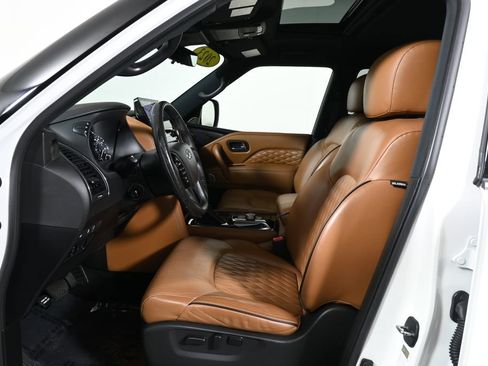 Used 2023 INFINITI QX80 Sensory w/ All-Season Package AWD/4WD image 3