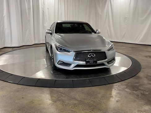 Used 2018 INFINITI Q60 3.0t Luxe w/ Sensory Package 3.0T Luxe image 3