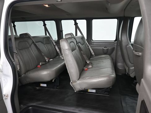 Used 2014 Chevrolet Express 3500 LS RWD image 32
