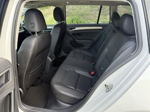 Used 2016 Volkswagen Golf Limited Edition image 24