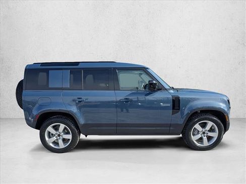 Used 2026 Land Rover Defender 110 S AWD/4WD image 4