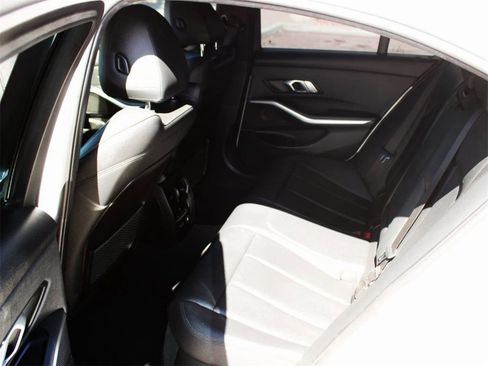 Used 2020 BMW 330i Sedan image 11