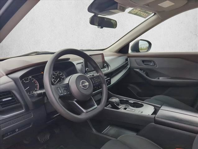 Used 2023 Nissan Rogue S FWD image 9