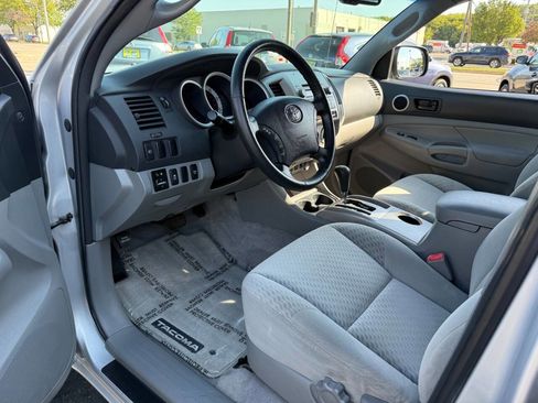 Used 2011 Toyota Tacoma 4x4 Double Cab w/ SR5 Pkg #2 image 48