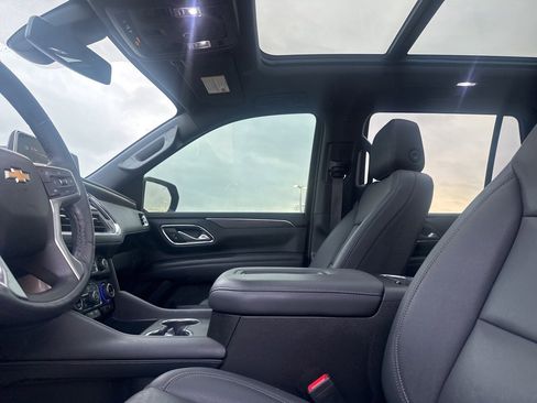 Used 2022 Chevrolet Tahoe LT w/ Luxury Package image 46