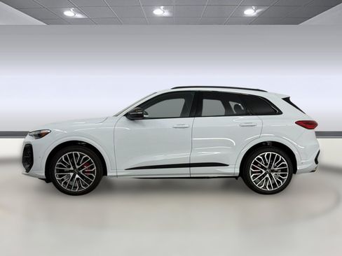 Certified 2025 Audi SQ5 Premium Plus w/ Premium Plus Package AWD/4WD image 2