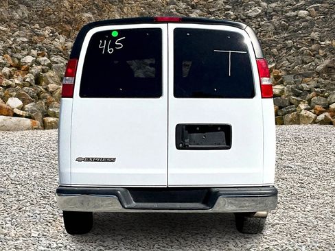 Used 2020 Chevrolet Express 3500 LT w/ LT Preferred Equipment Group image 4