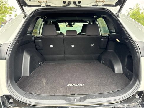 Used 2022 Toyota RAV4 SE w/ Convenience Package AWD/4WD image 22