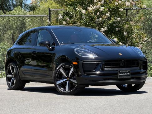 Used 2026 Porsche Macan AWD/4WD image 9