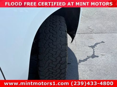 Used 2017 GMC Yukon SLT AWD/4WD image 43