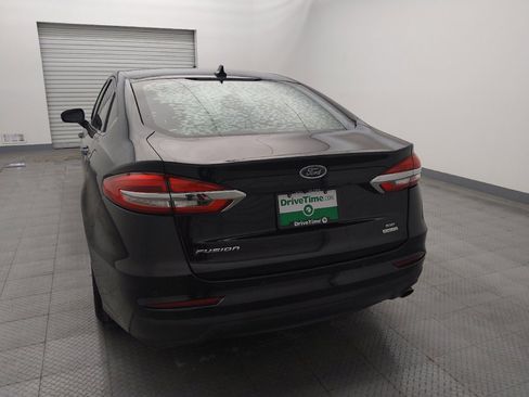 Used 2020 Ford Fusion SE image 6