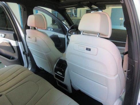 Used 2022 BMW X5 xDrive45e AWD/4WD image 37