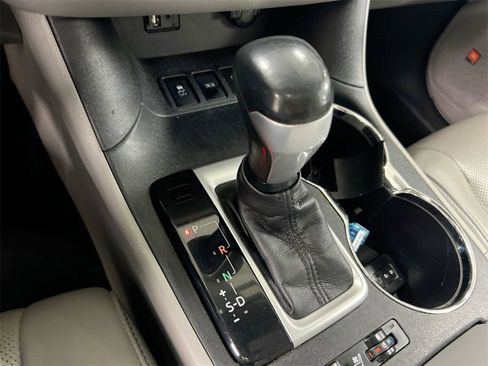 Used 2015 Toyota Highlander Limited image 16