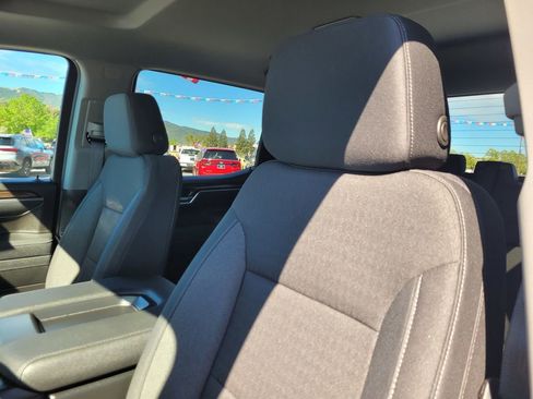 New 2026 GMC Sierra 1500 Elevation image 13