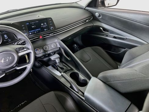 Used 2023 Hyundai Elantra SE FWD image 21