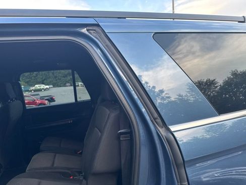 Used 2018 Ford Expedition Max XLT AWD/4WD image 9