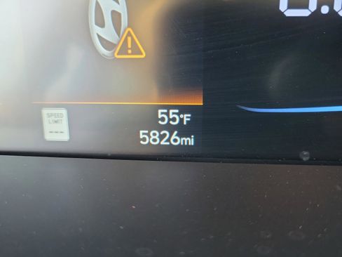 Used 2025 Hyundai Elantra Sport image 17