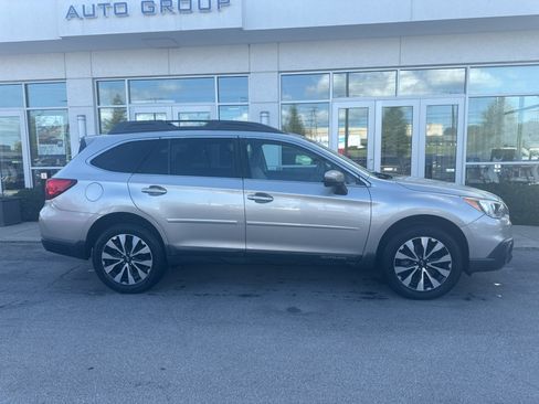 Used 2017 Subaru Outback 2.5i Limited AWD/4WD image 2