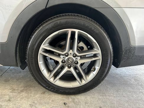 Used 2017 Hyundai Santa Fe Limited AWD/4WD image 19