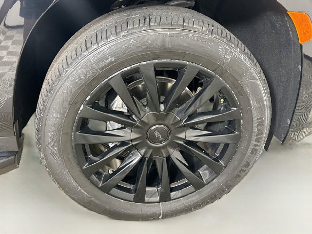 Used 2023 Cadillac Escalade Premium Luxury RWD image 31