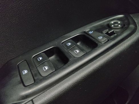 Used 2025 Hyundai Venue SE FWD image 27