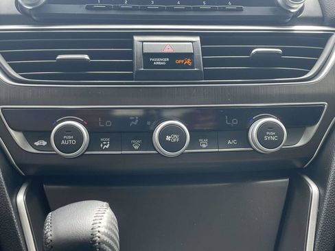 Used 2018 Honda Accord LX image 30
