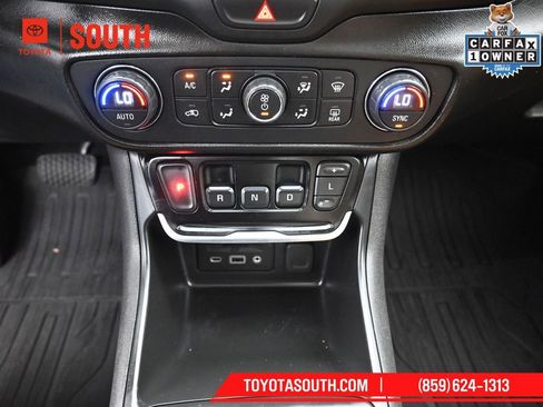 Used 2020 GMC Terrain SLT w/ Preferred Package image 17