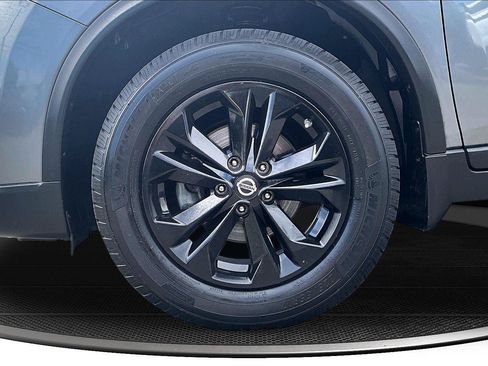 Used 2015 Nissan Rogue SV AWD/4WD image 33