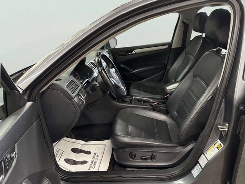 Used 2015 Volkswagen Passat 1.8T Limited Edition image 12