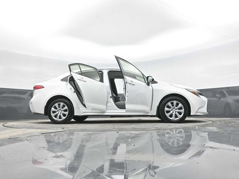 Used 2024 Toyota Corolla LE image 46