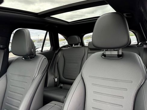 Used 2025 Mercedes-Benz GLC 350e 4MATIC image 28