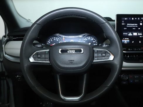 Used 2025 Jeep Compass Limited AWD/4WD image 21