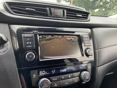 Used 2020 Nissan Rogue SV AWD/4WD image 12