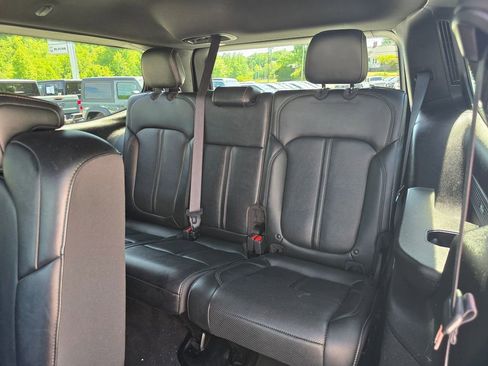 Used 2024 Jeep Wagoneer Series II w/ Flexible Seating Group AWD/4WD image 11