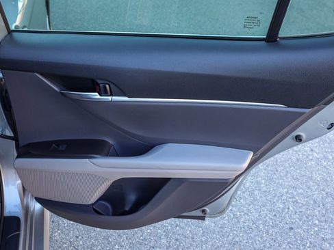 Used 2022 Toyota Camry LE image 18