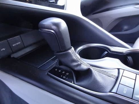 Used 2023 Toyota Camry SE image 17